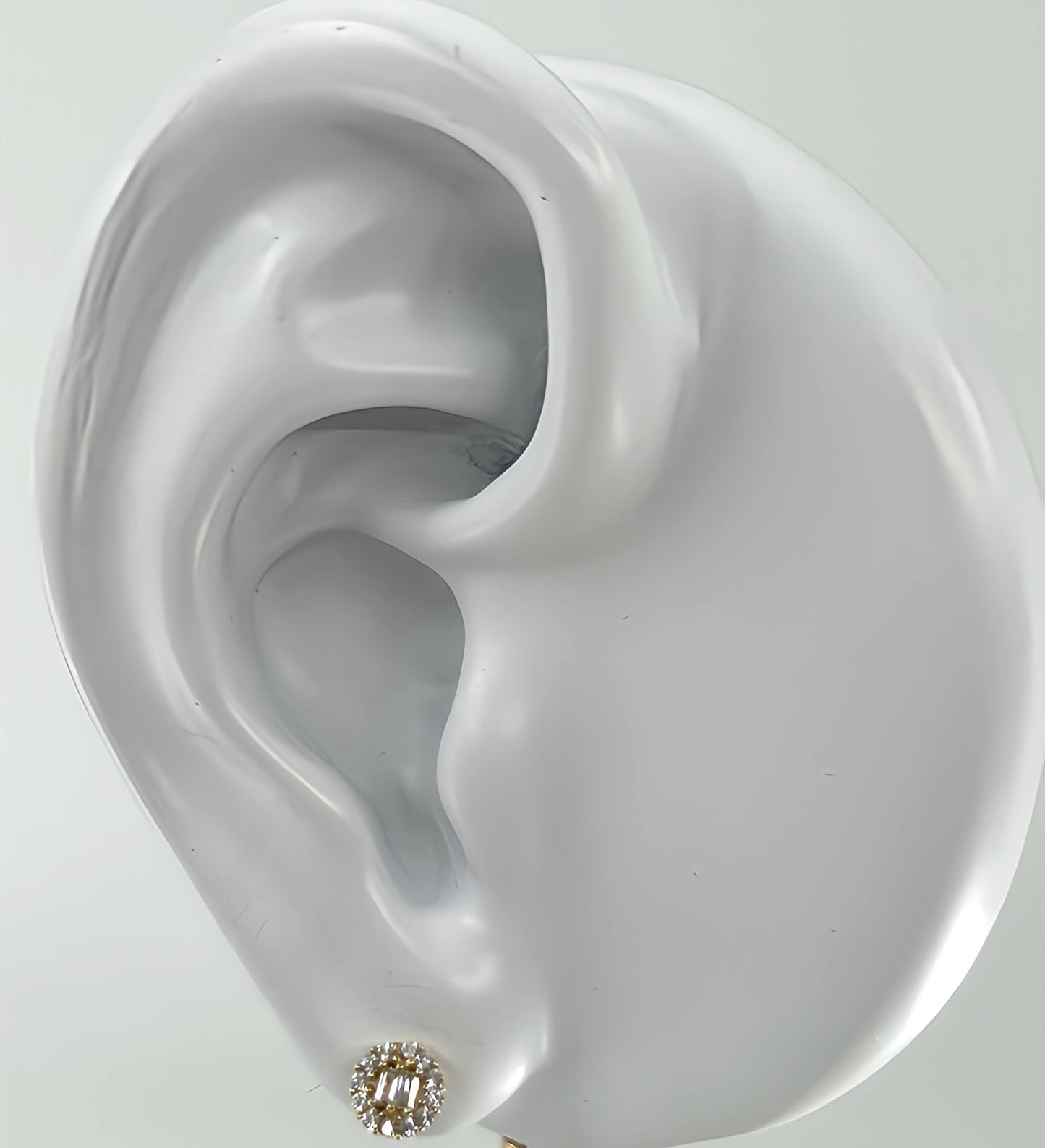 Zirconia round frame stud earrings