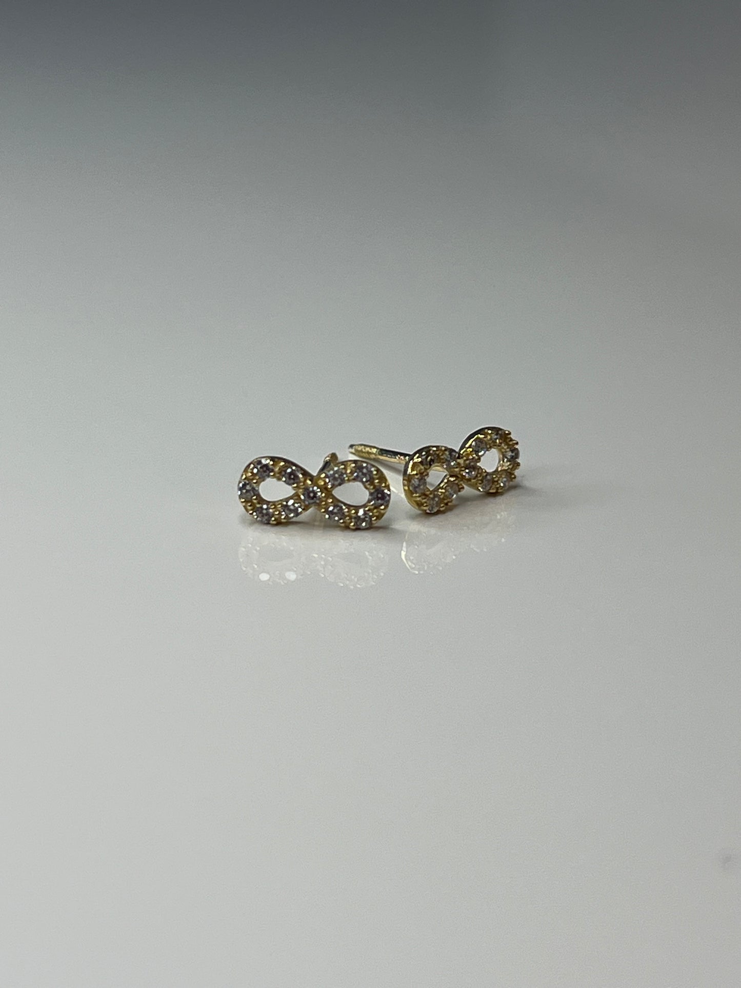 Infinity zirconia earrings