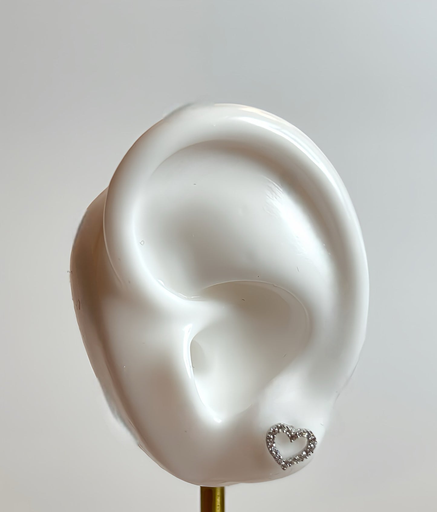 Zirconia frame heart earrings