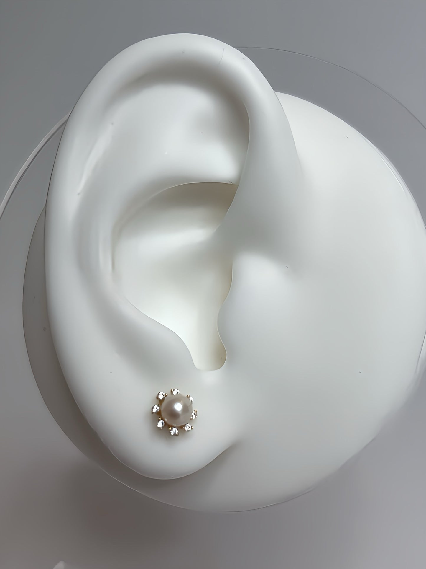 Zirconia pearl stud earrings