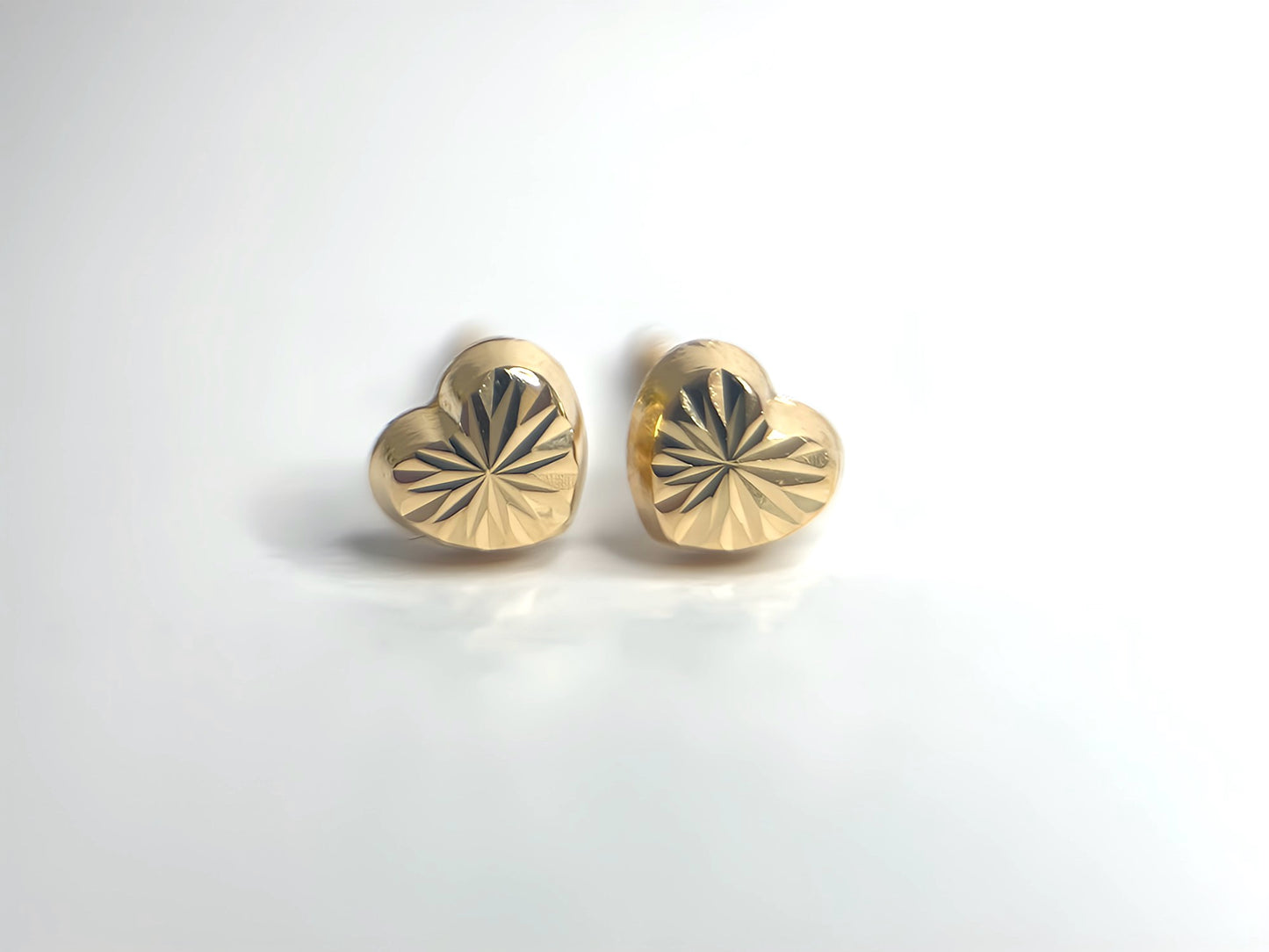 Mini heart stud earrings