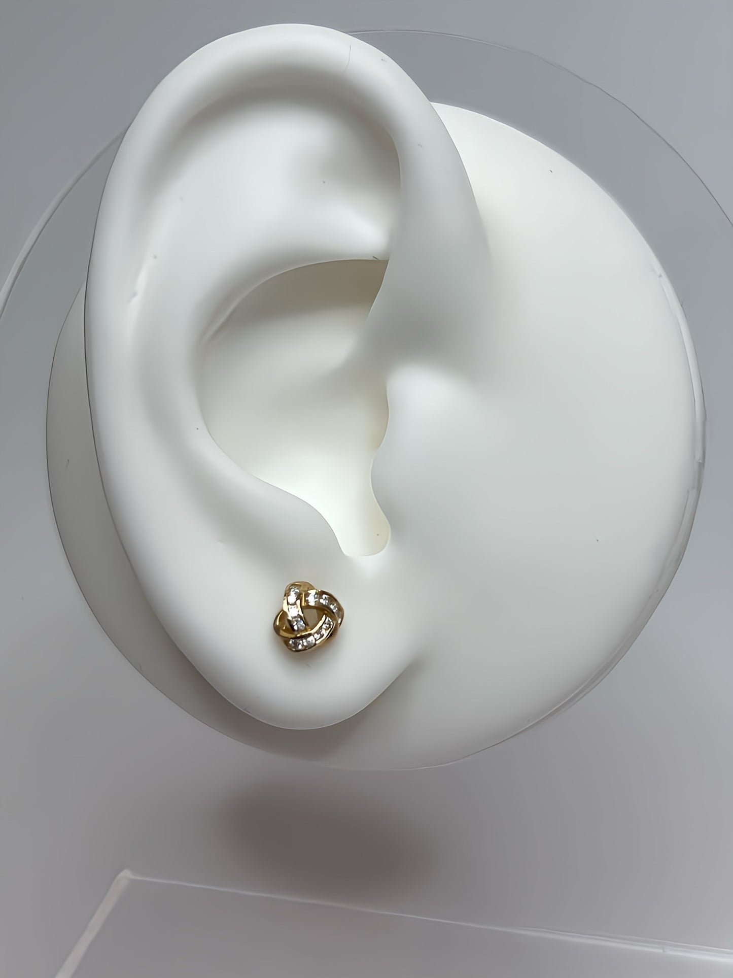 Zirconia knot stud earrings