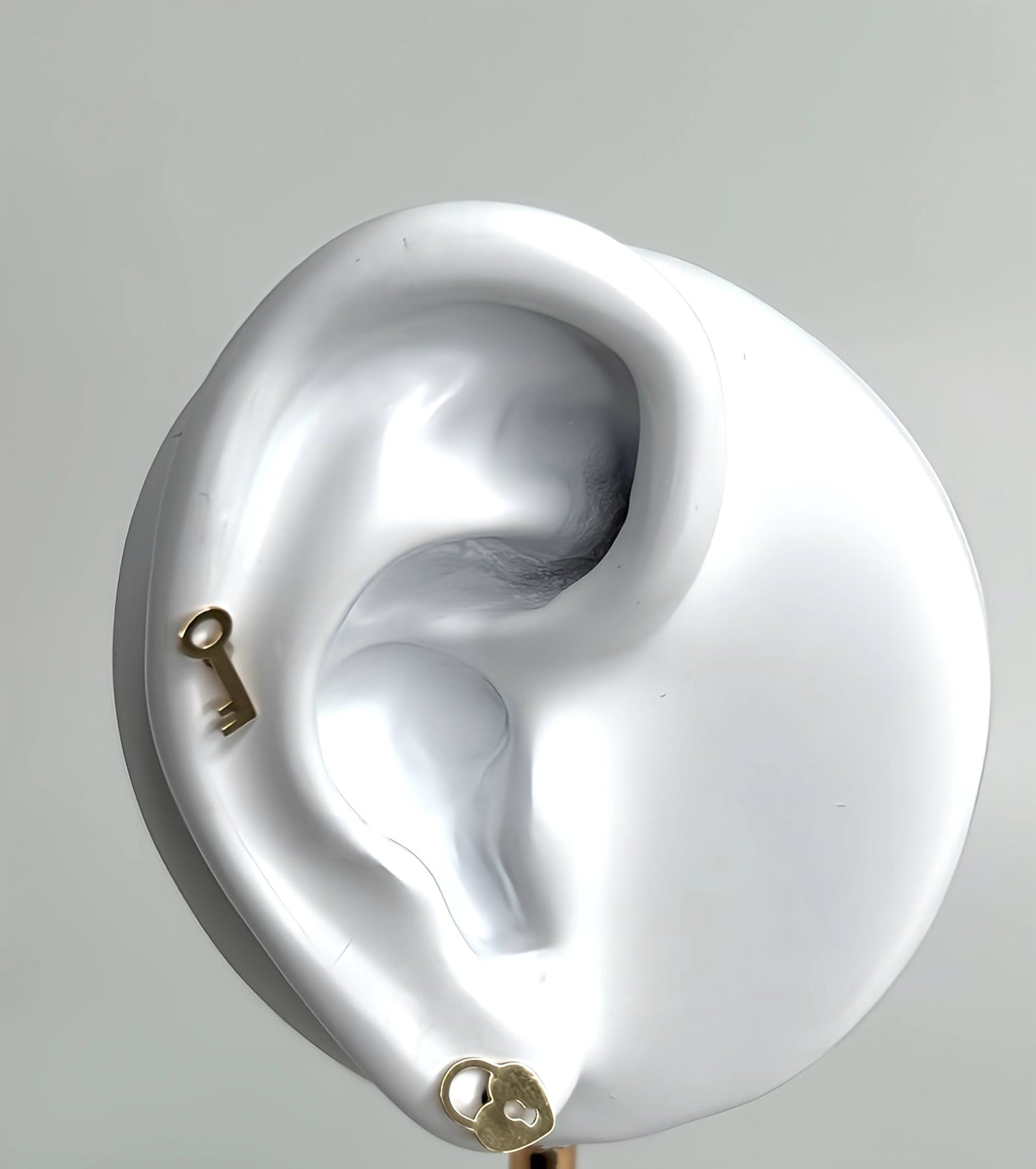 Mismatch stud earrings