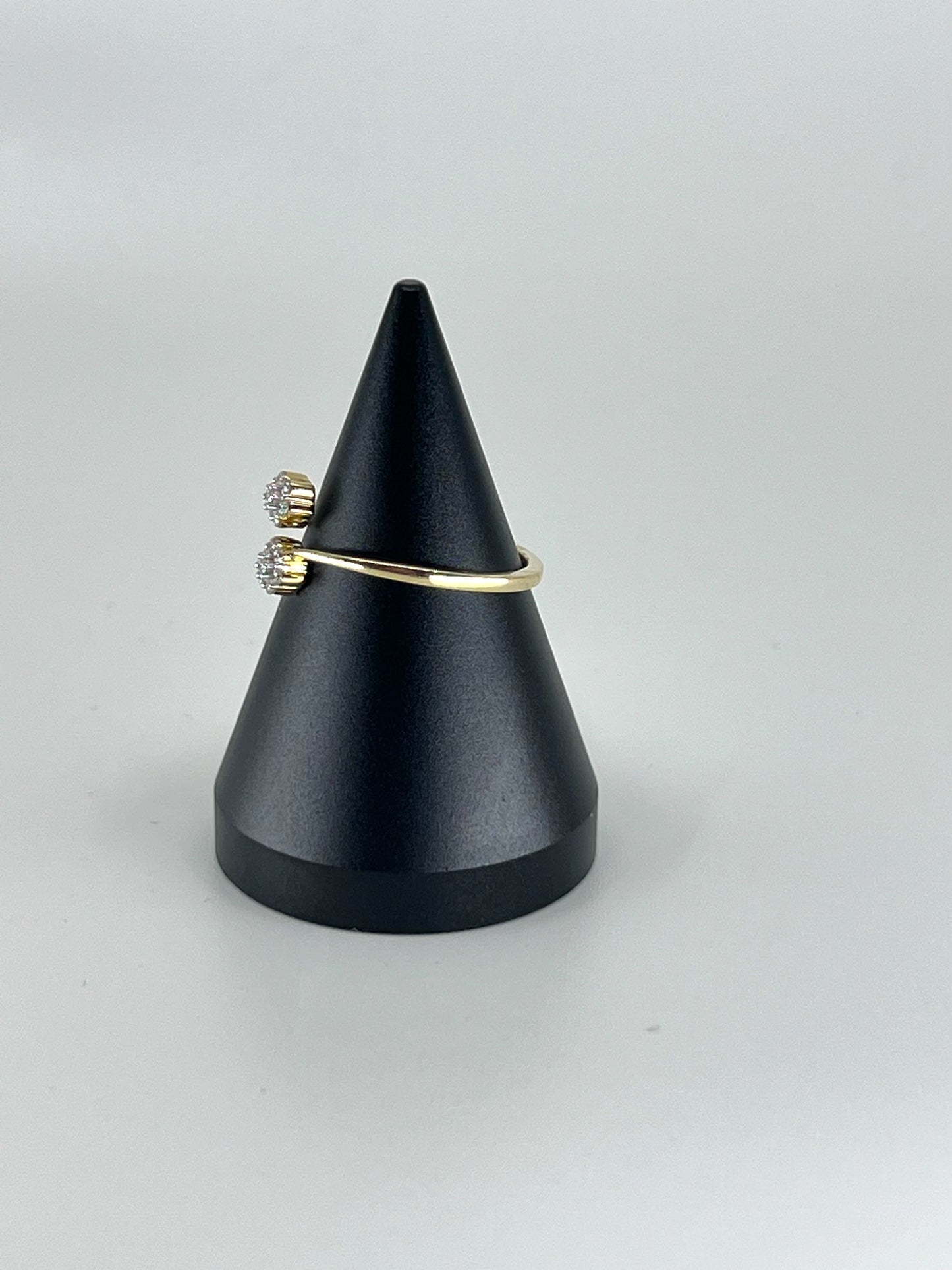 Diamond flower ring