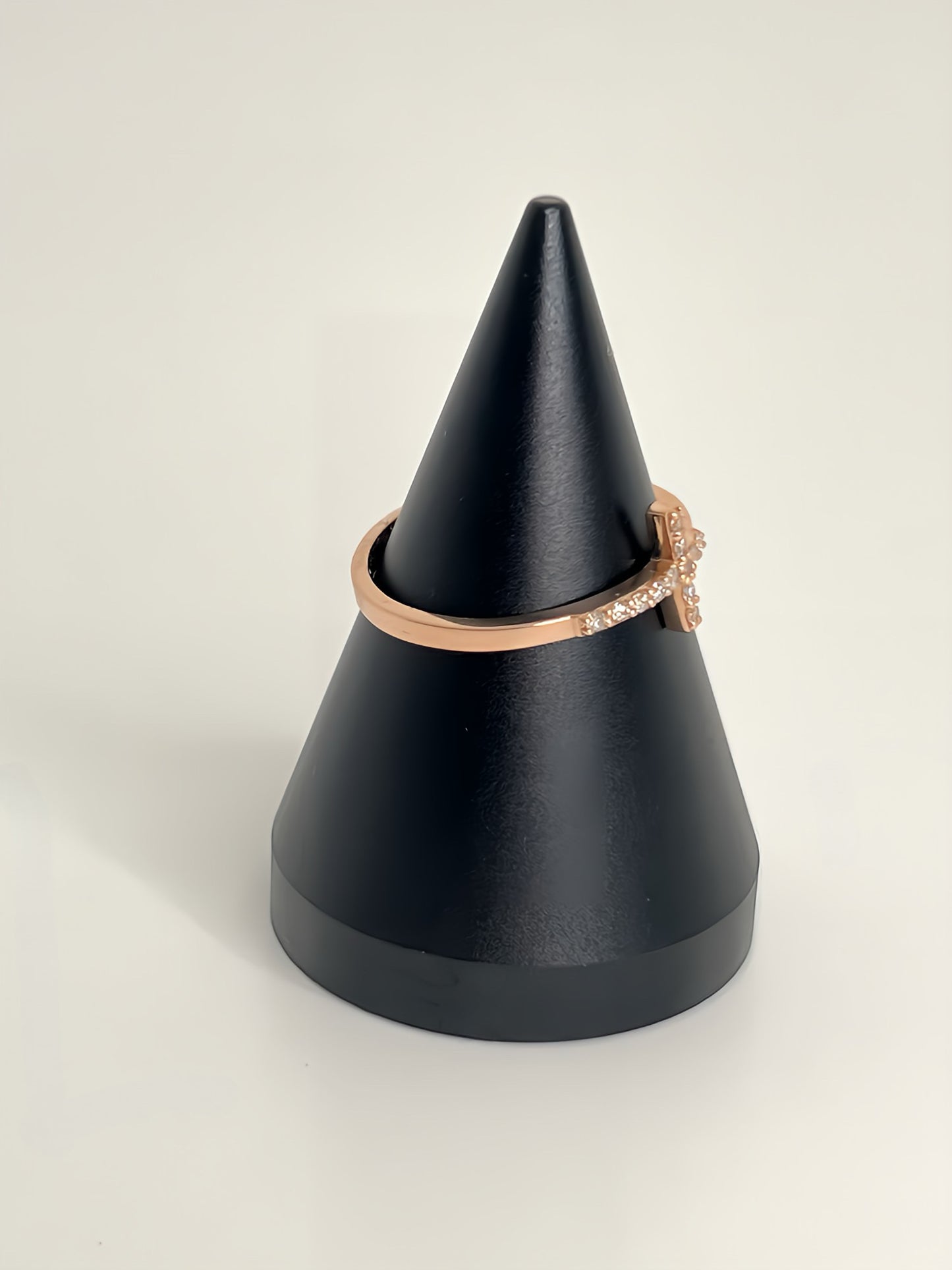 Diamond cross ring