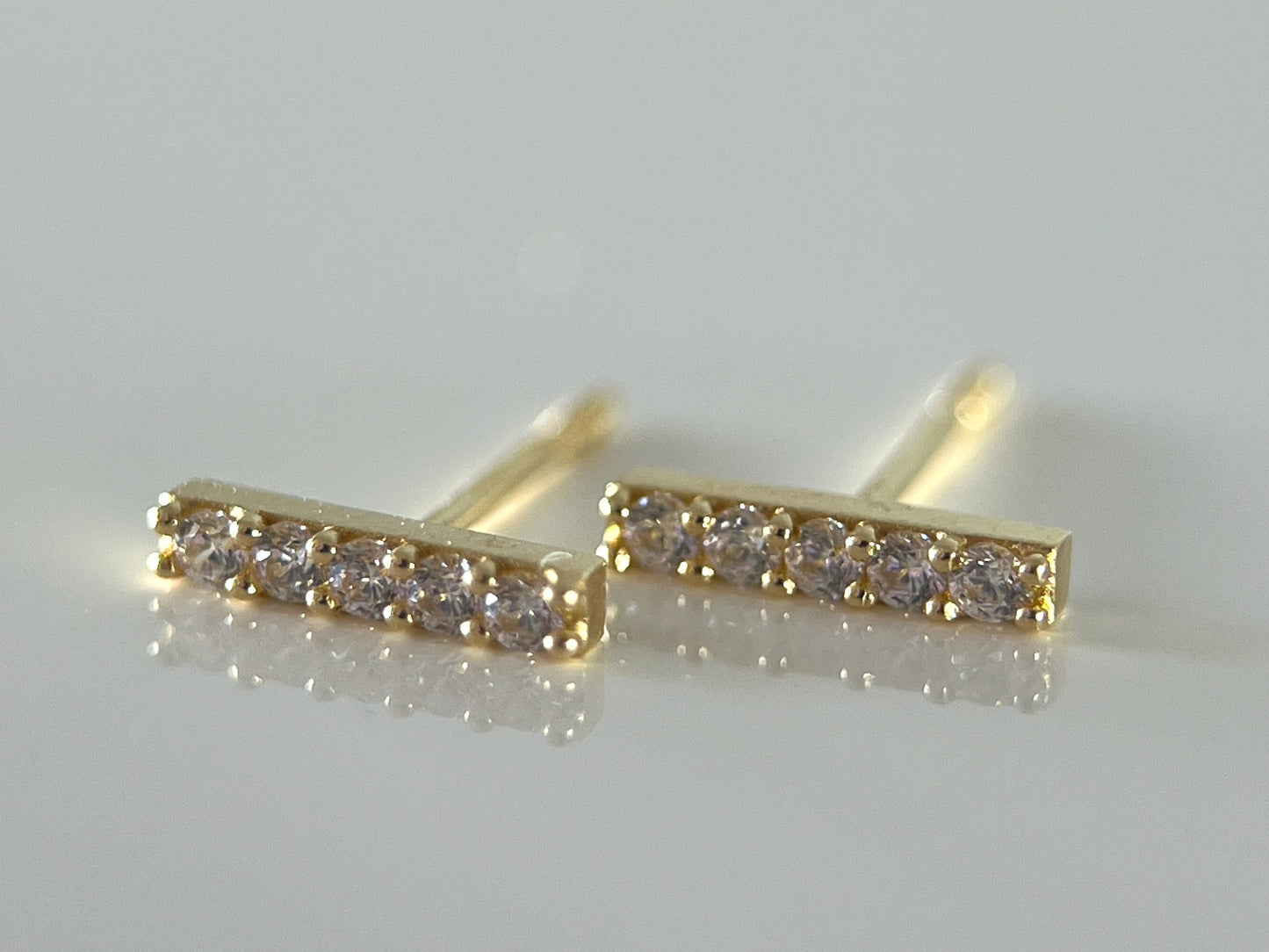 Vertical bar stud earrings