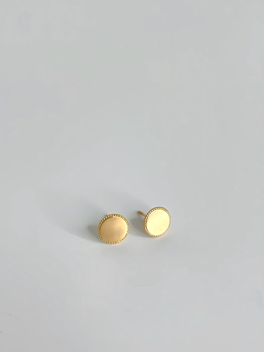Polished circle stud earrings