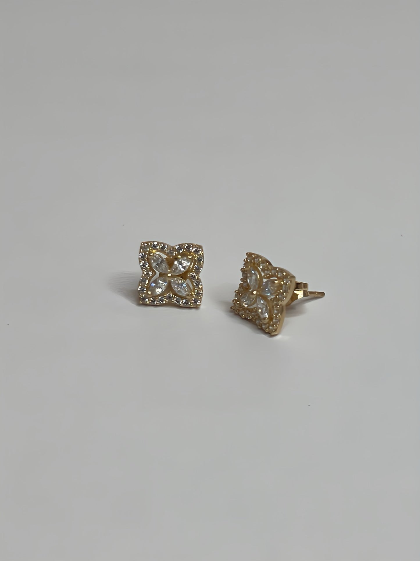 Zirconia earrings