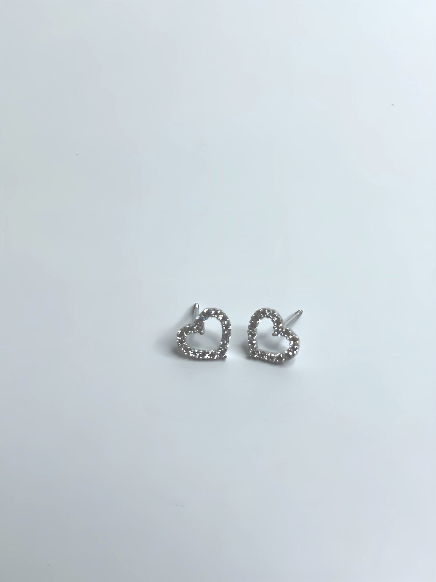 Zirconia frame heart earrings