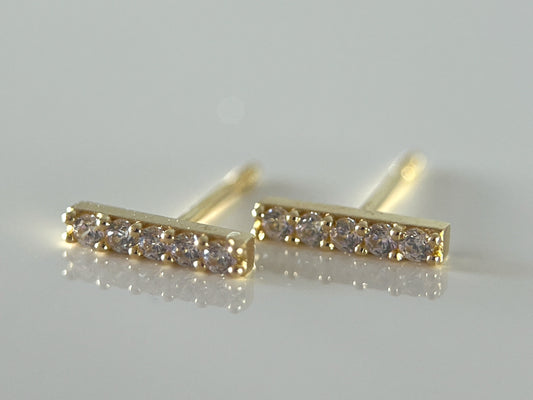 Vertical bar stud earrings